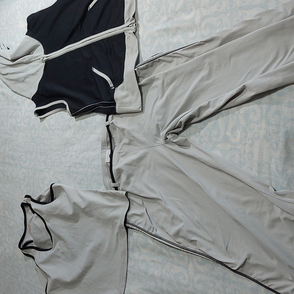Hard Rock Cafe track suit. Size M, gray/black, 3pc